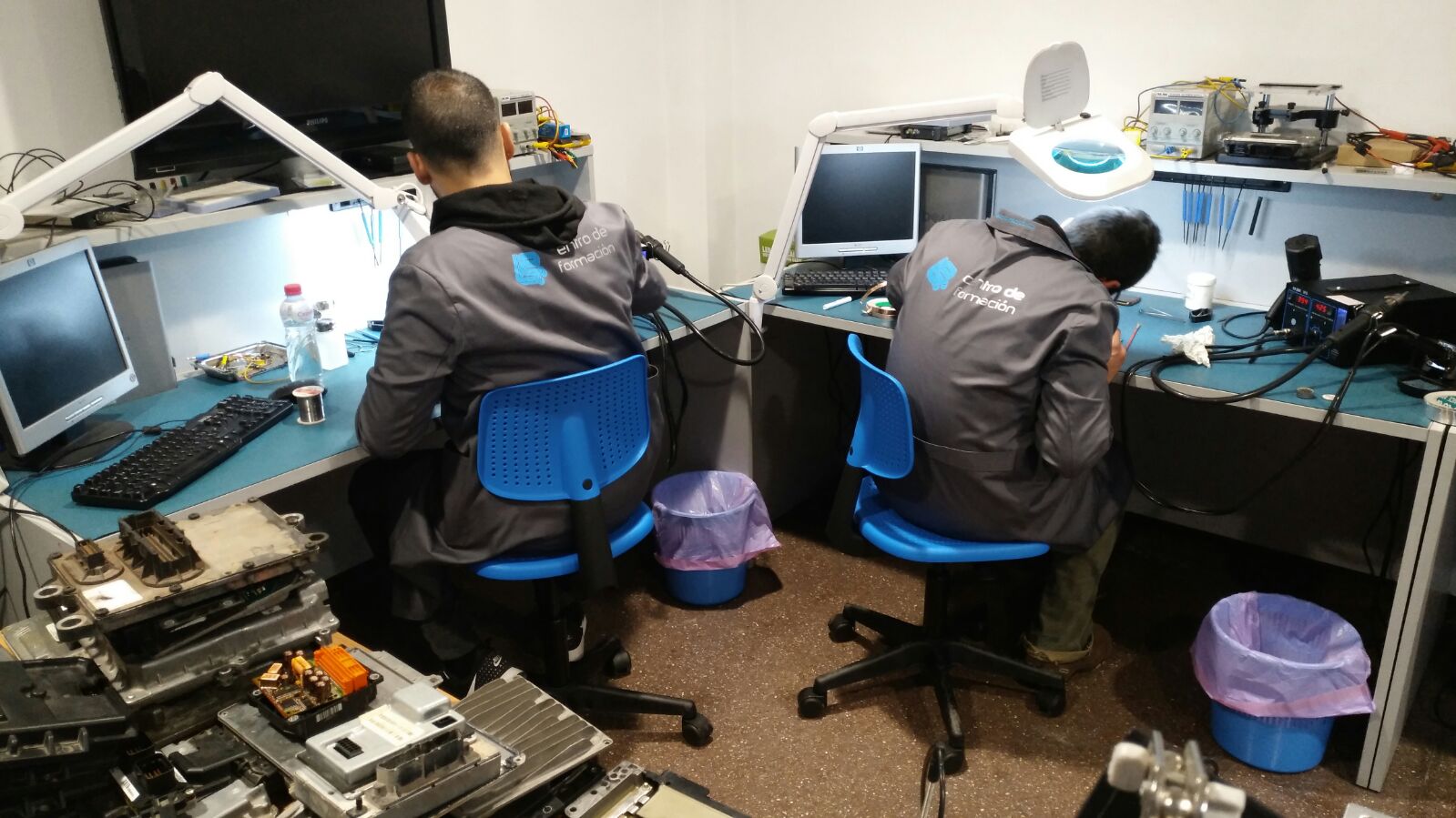 centro de formacion curso automoci&oacute;n electromec&aacute;nica veh&iacute;culos